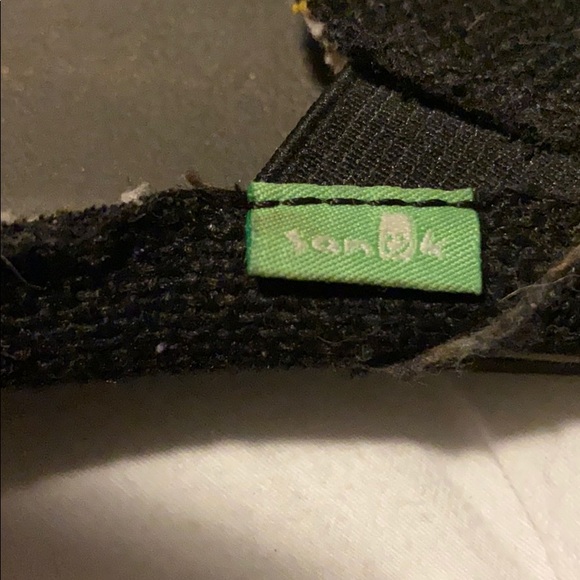 woman’s Sanuks - Picture 2 of 5